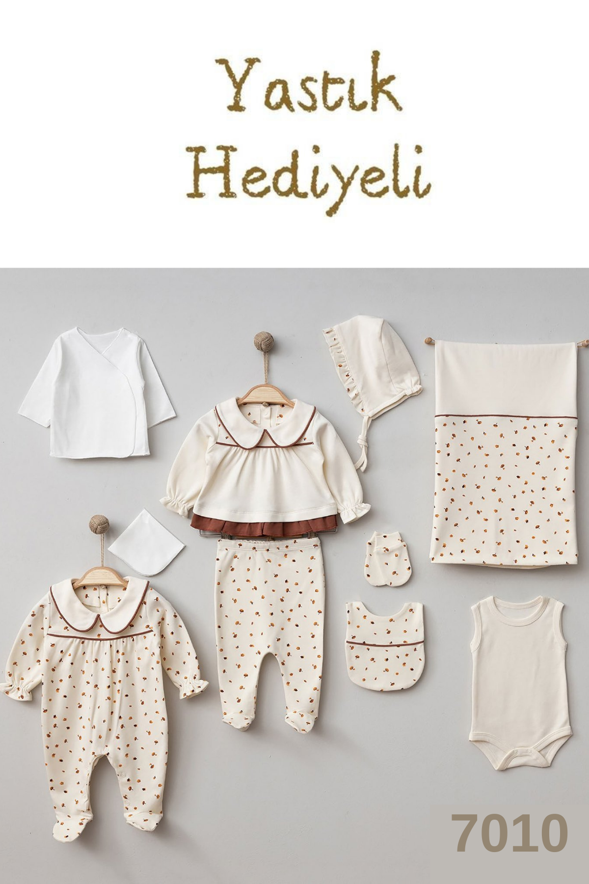 Yenidoğan Kız Bebek Pamuklu Yaprak Desenli Bebe Yakalı 10 Parça Hastane Çıkış Seti Yastık Hediyeli