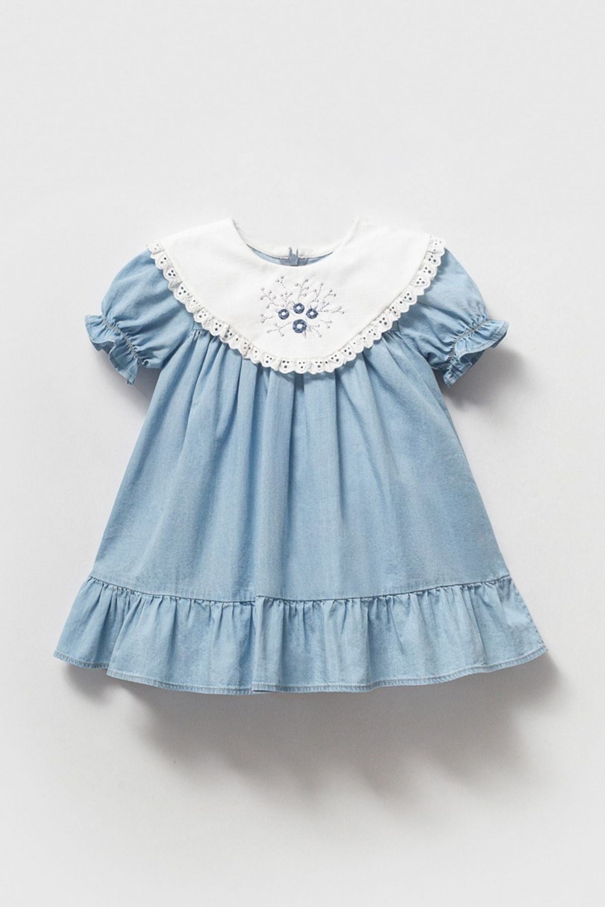 Bebe Yakalı ve Çiçek İşlemeli Mavi Bebek Elbisesi
