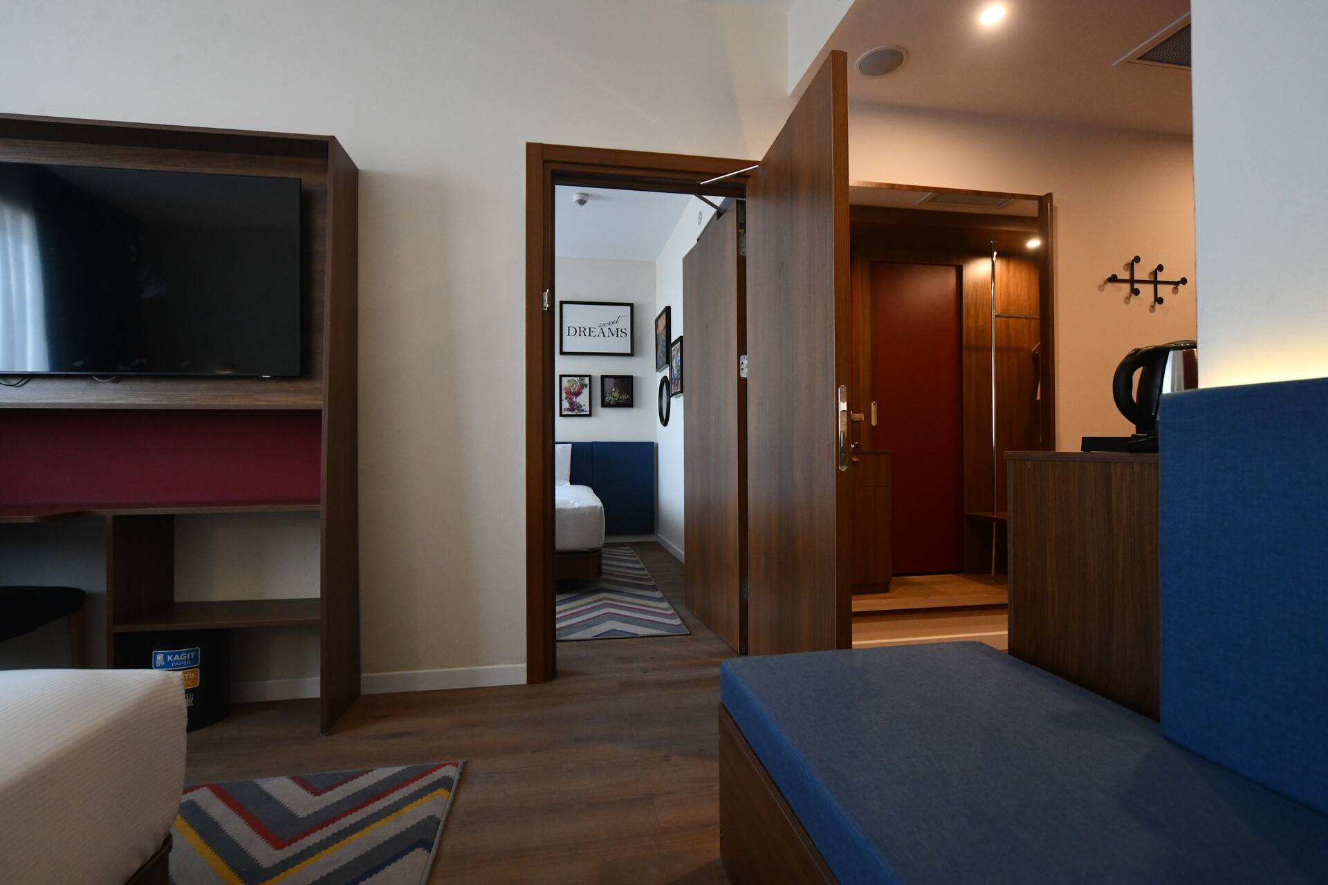 Hampton by Hilton tablo projesi