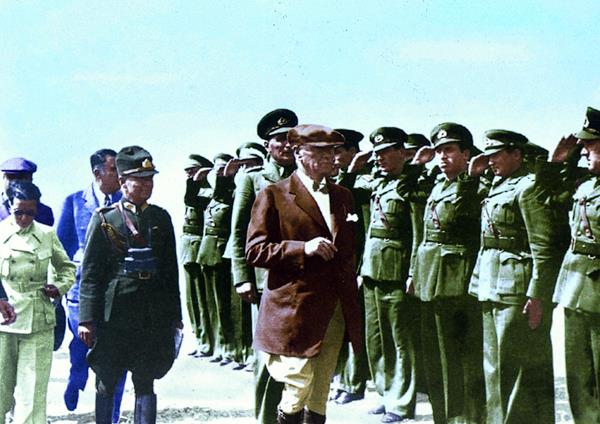 Mustafa Kemal Atatürk - Kanvas Tablo ATGE-081-FAtatürk TablolarıTablolife.com