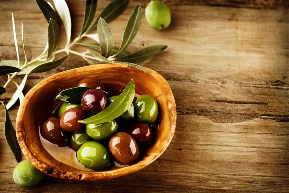 Siyah ve Yeşil Zeytin - Kanvas Tablo