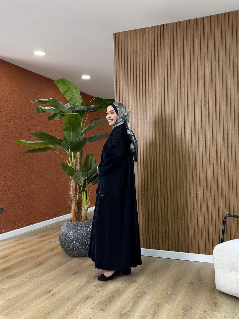 Alina Omuz Detaylı Kadife Elbise-Siyah