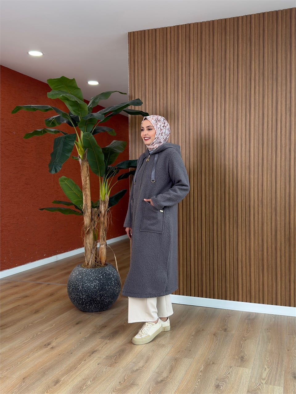 Dila Kuzu Kap-Gri