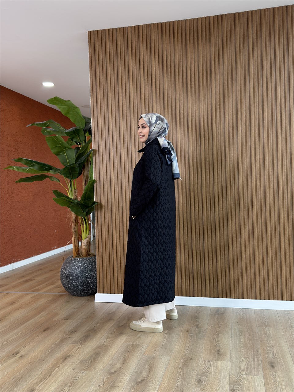 Mina Kapitone Kap-Siyah