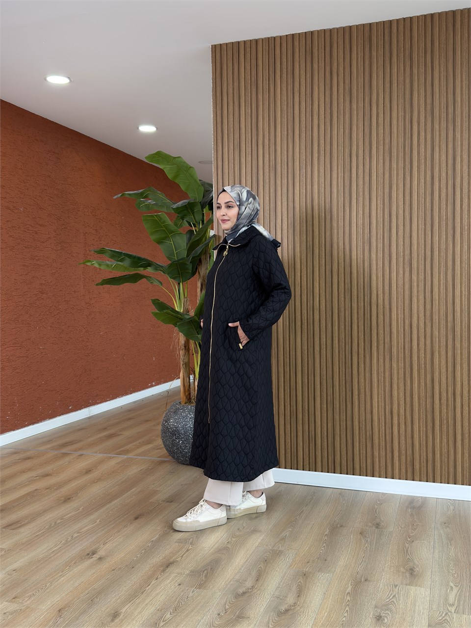 Mina Kapitone Kap-Siyah