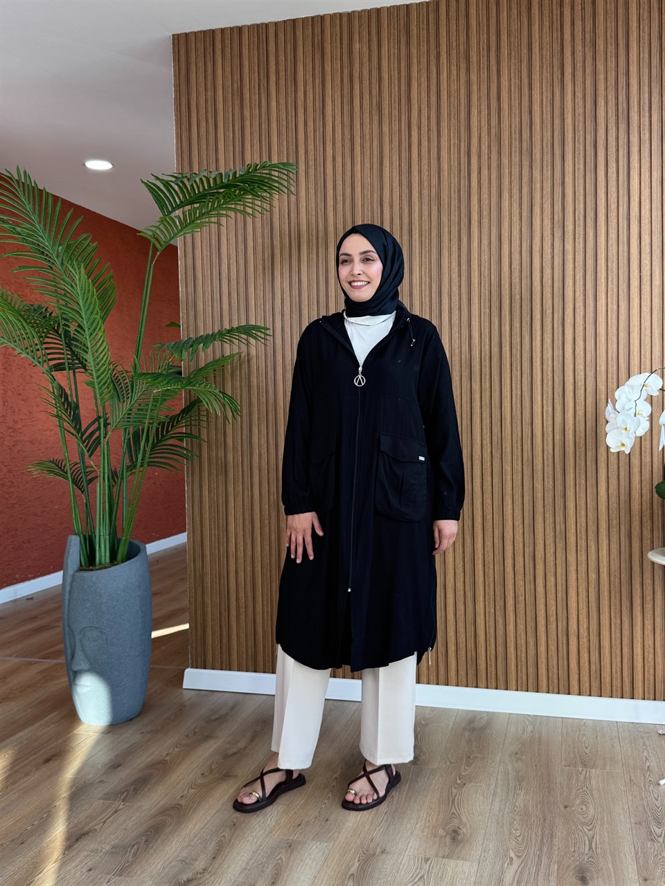 Suna Kapüşonlu Kap - Siyah