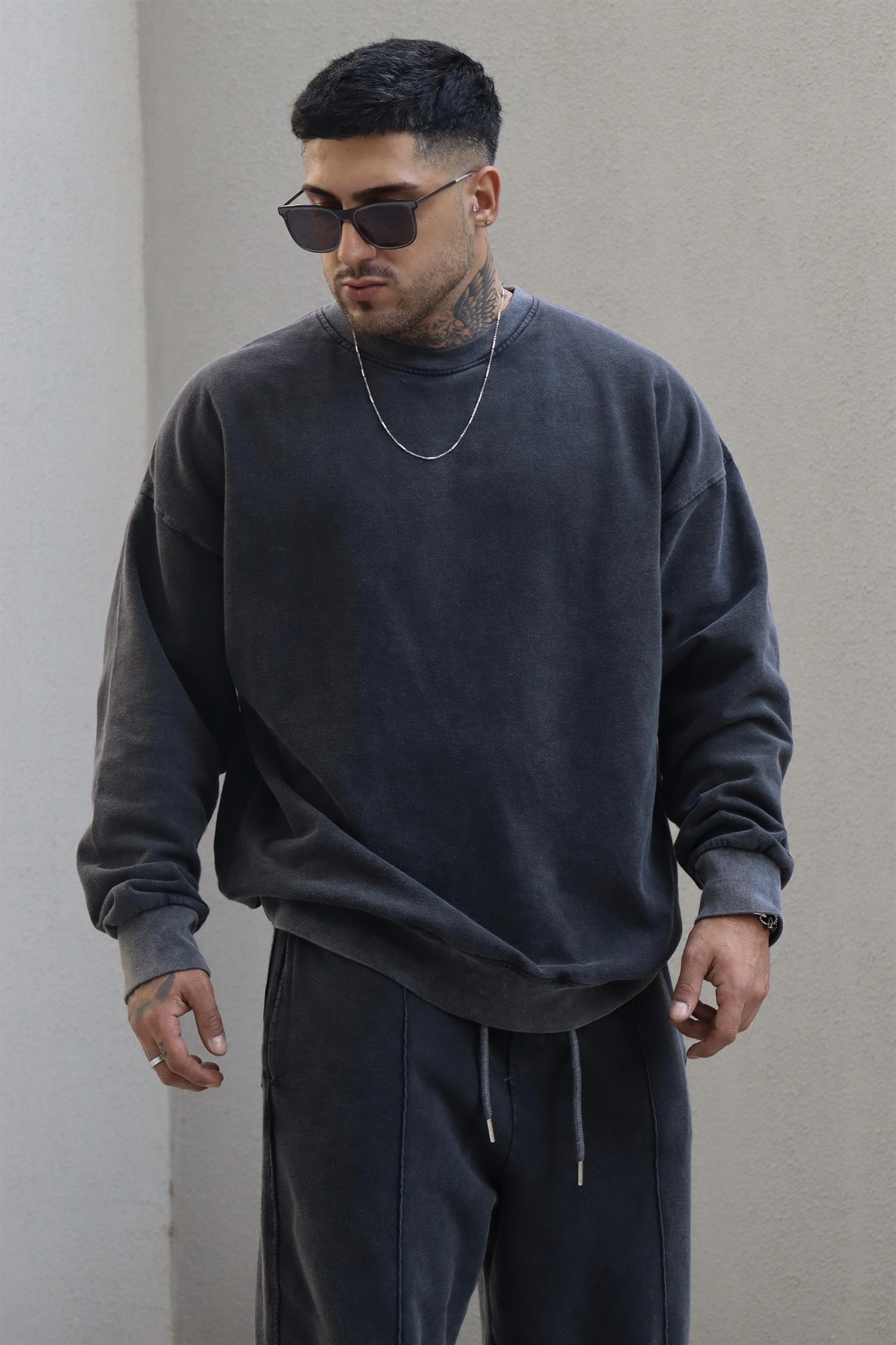 Acid wash oversize sweatshirt