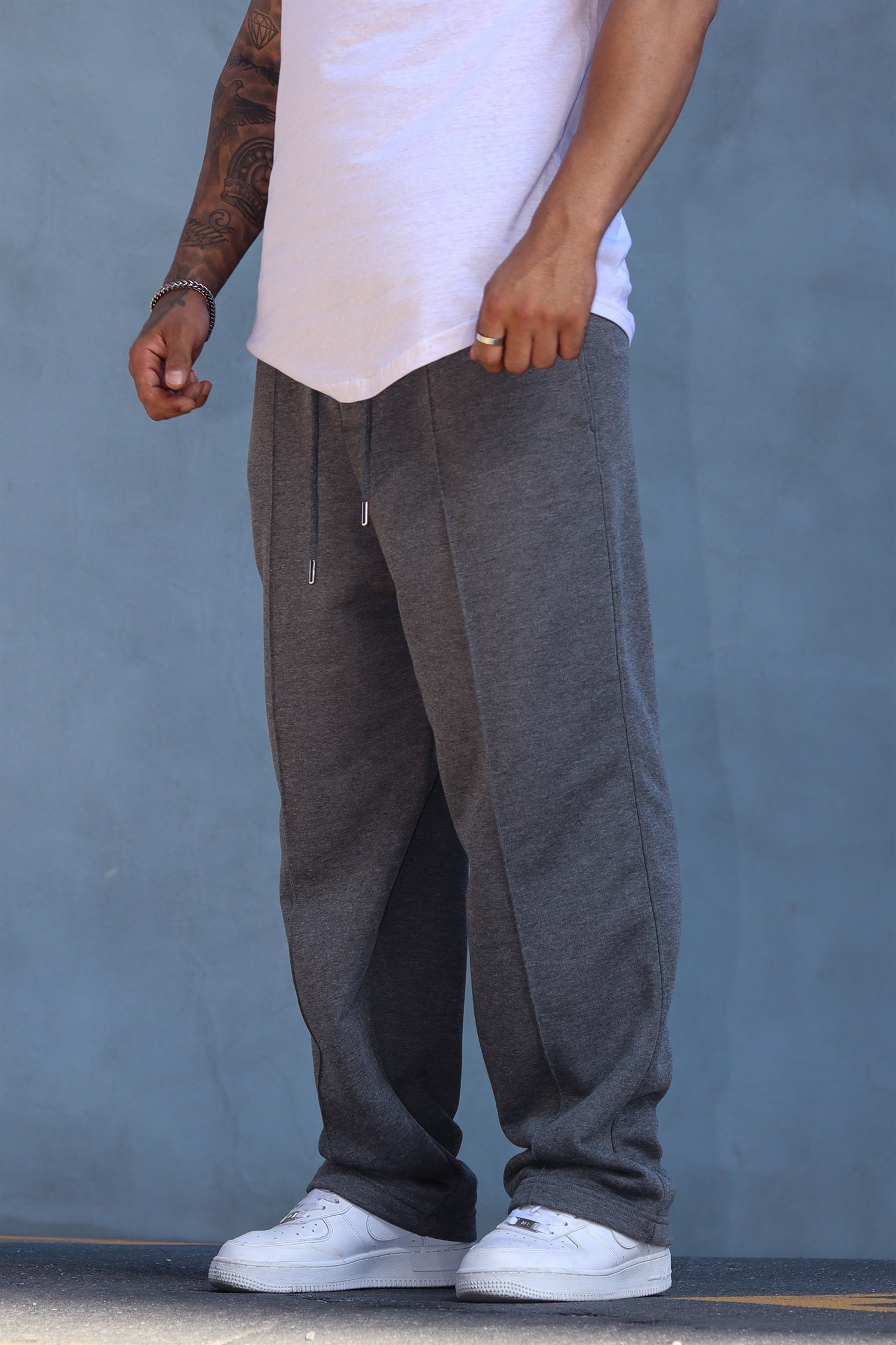 Baggy anthracite sweatpants
