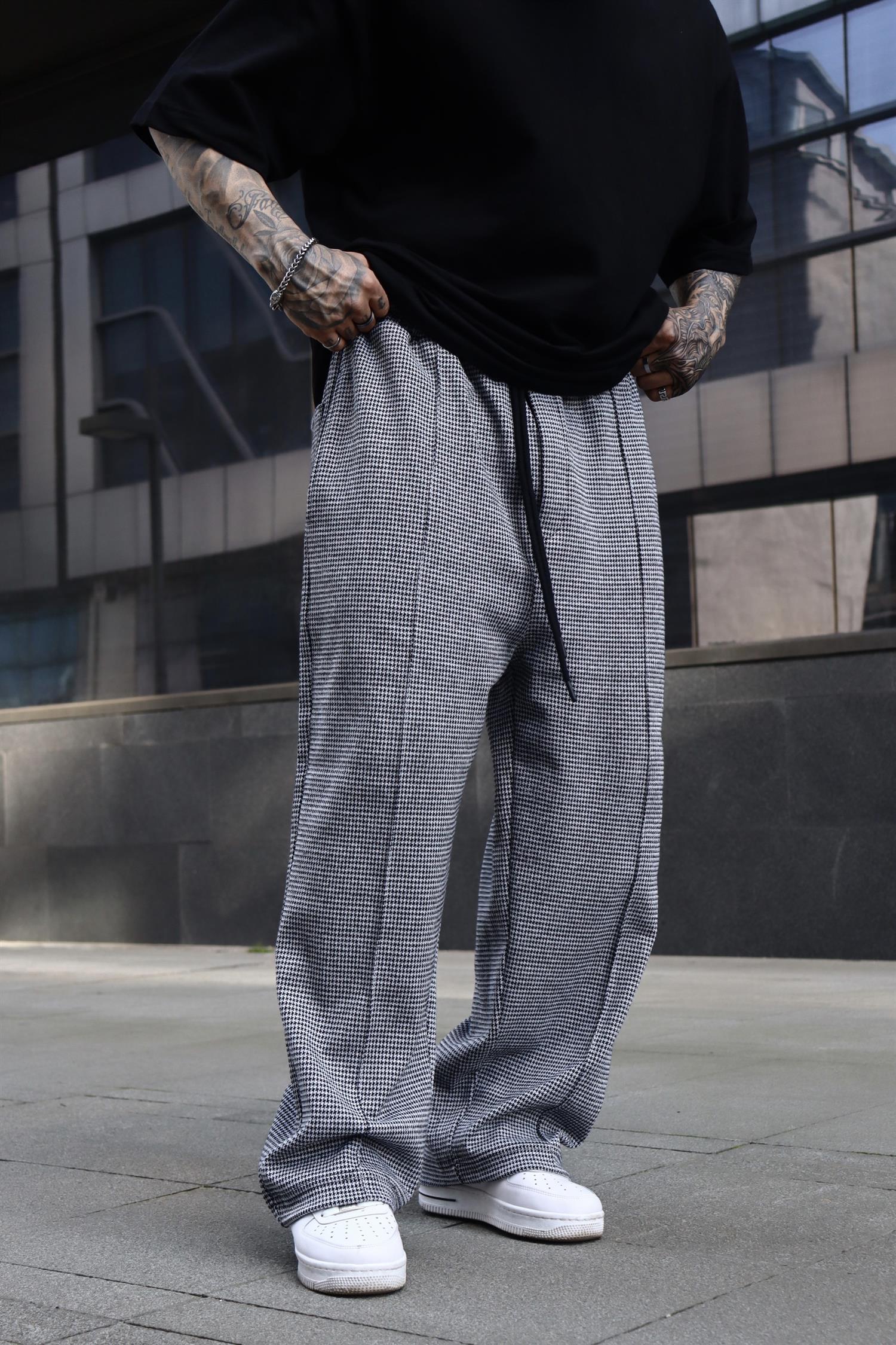 Baggy sweatpants