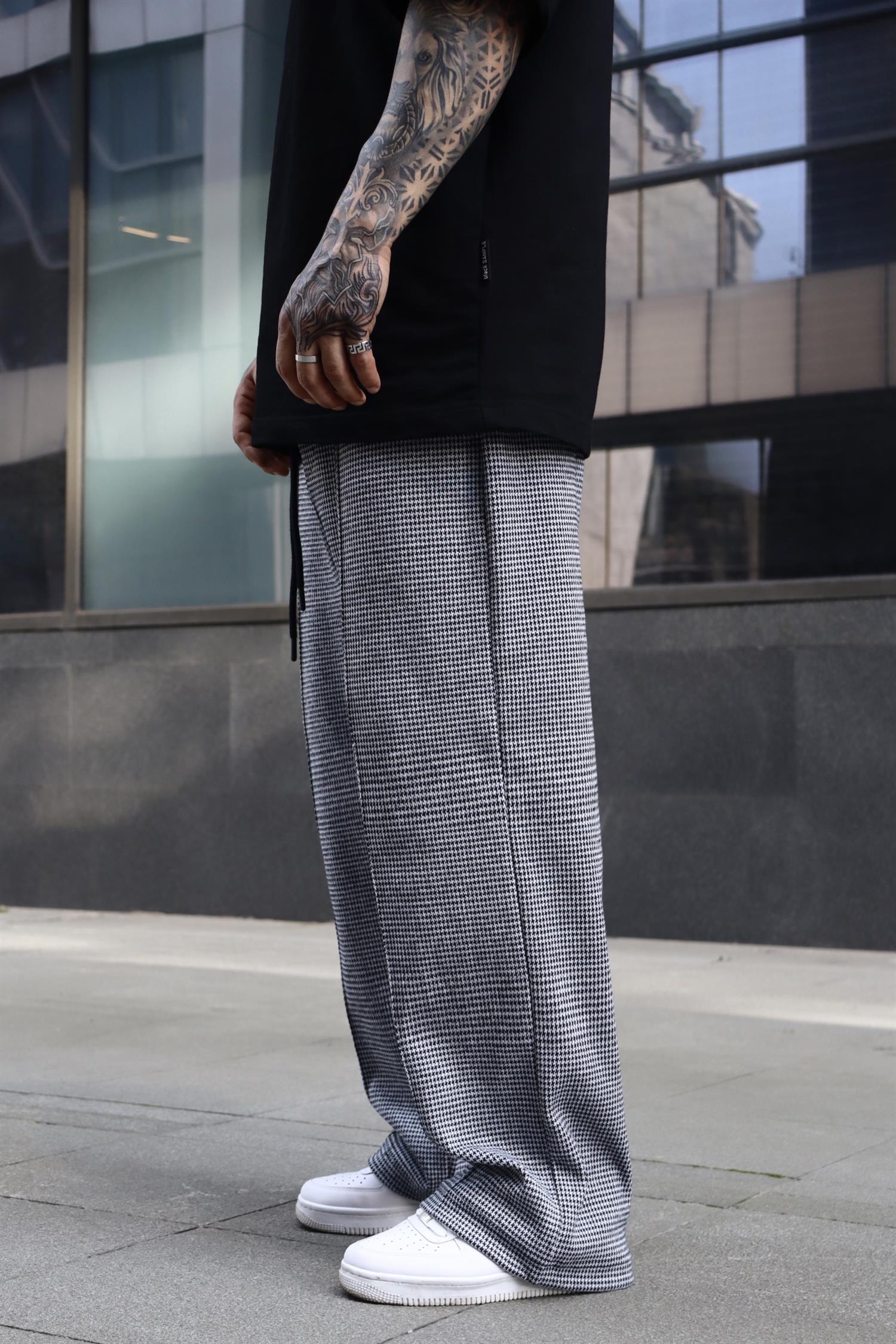 Baggy sweatpants