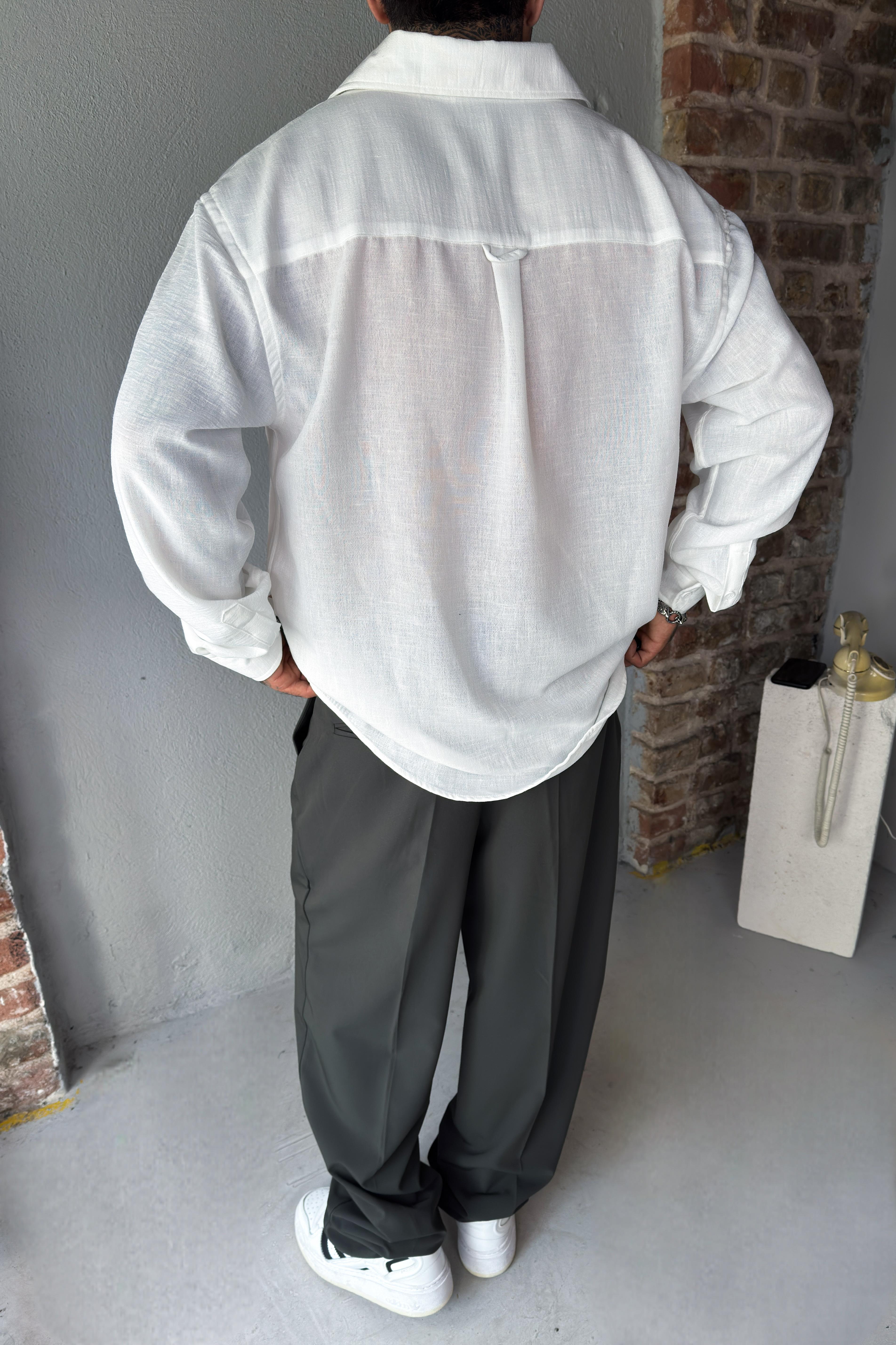 Basic Cepli Beyaz Oversize Gömlek