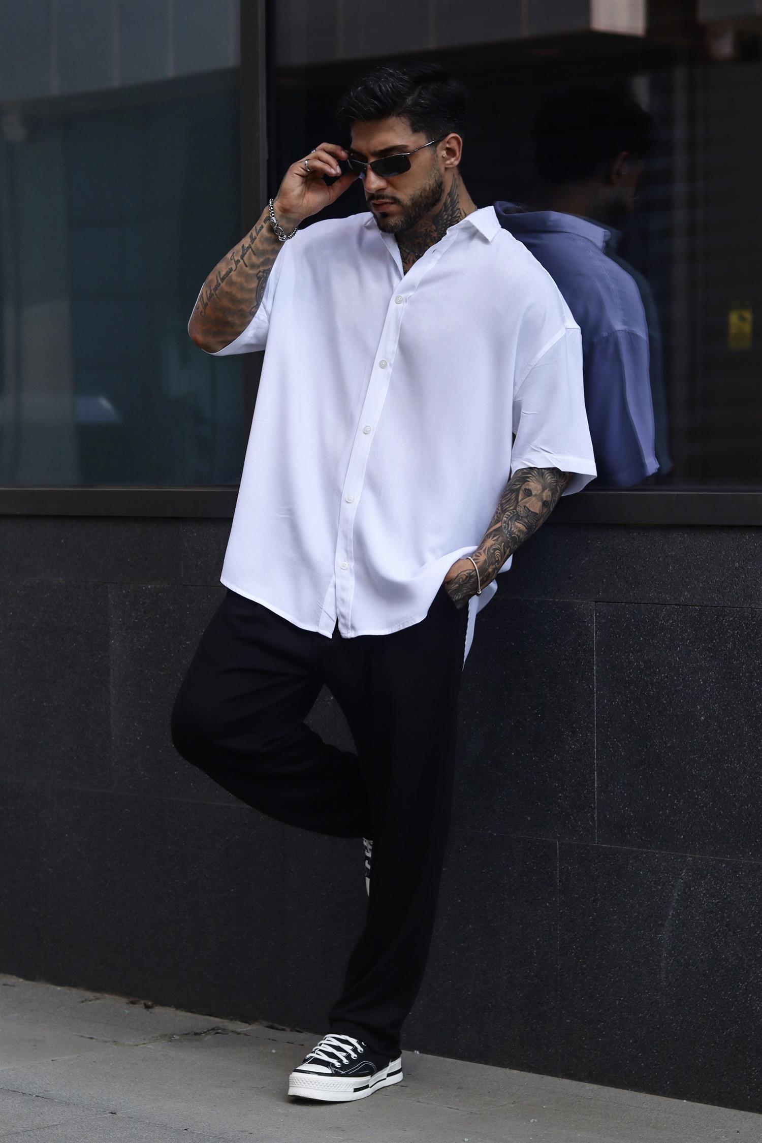 Basic oversize beyaz gömlek