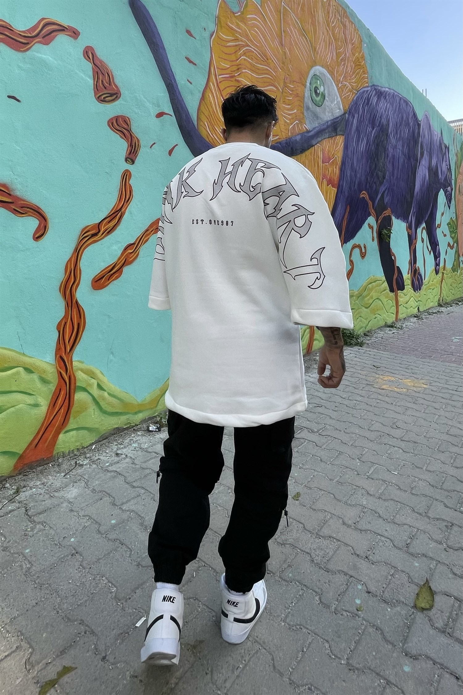 Bat arm white oversize sweatshirt