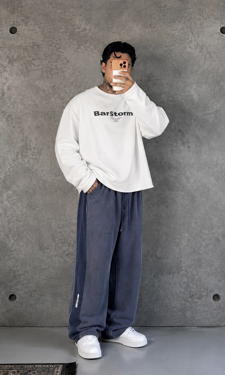 Beyaz Boxy Fit Sweatshirt