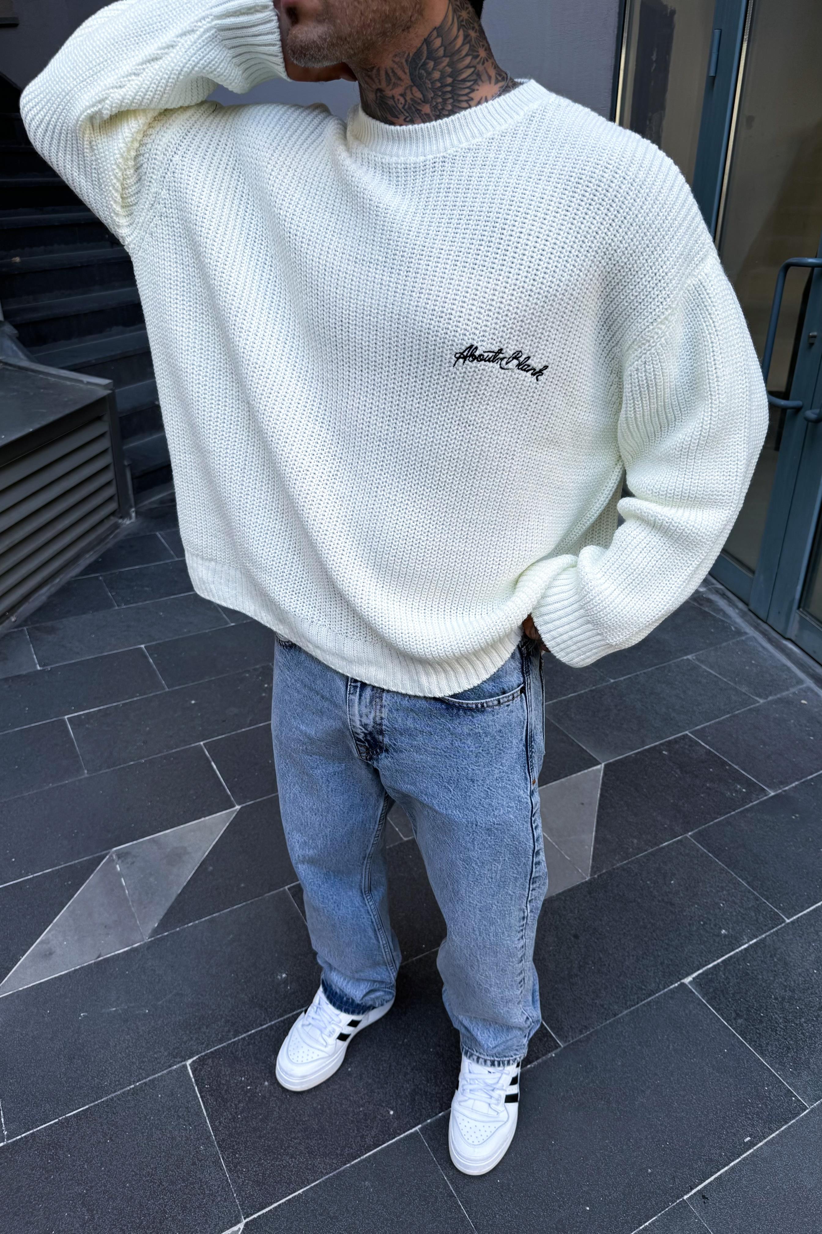 Beyaz örme oversize kazak
