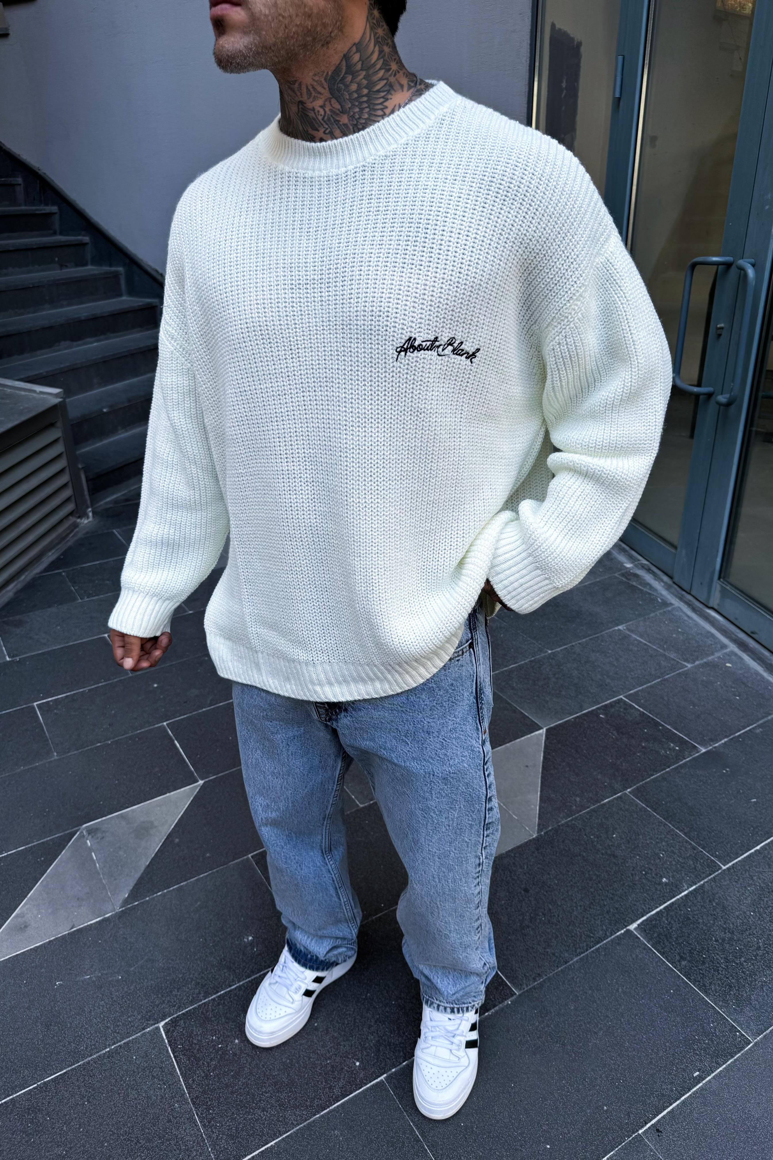 Beyaz örme oversize kazak