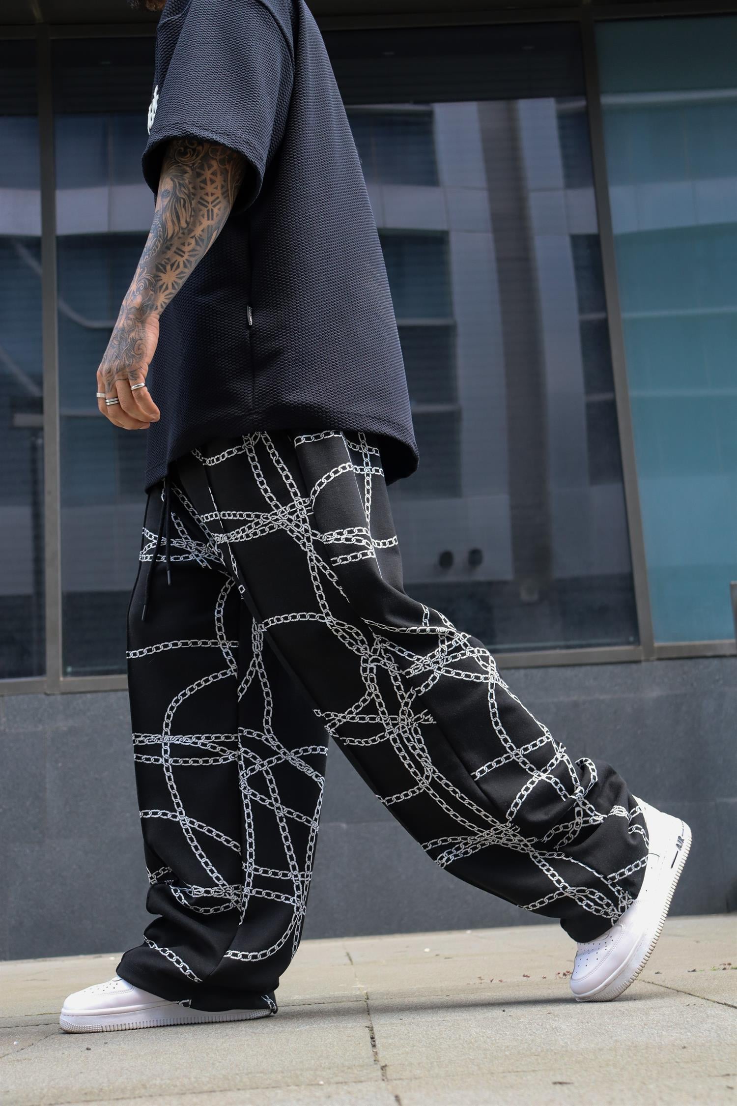 Chain baggy sweatpants