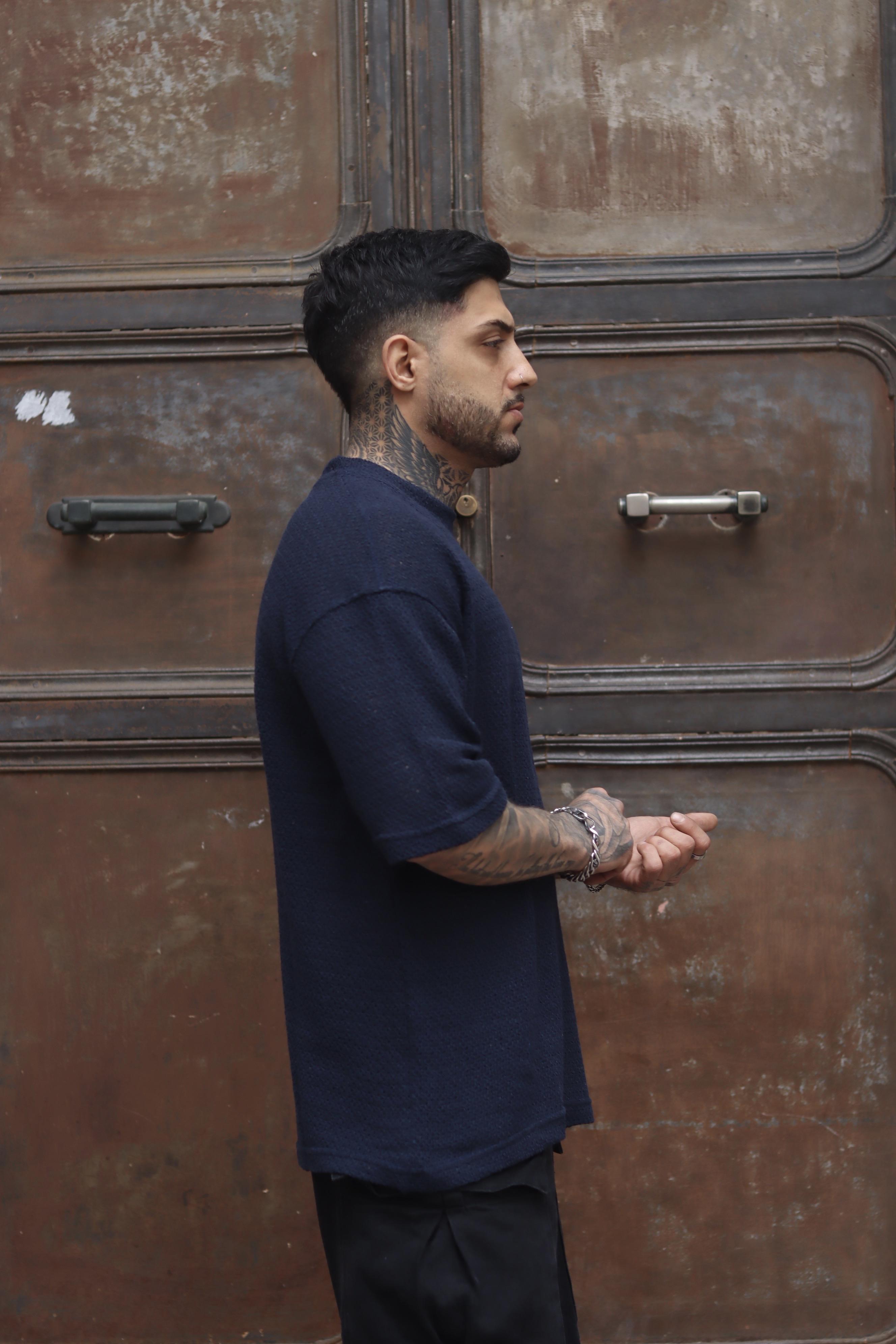 Dokulu lacivert oversize tshirt