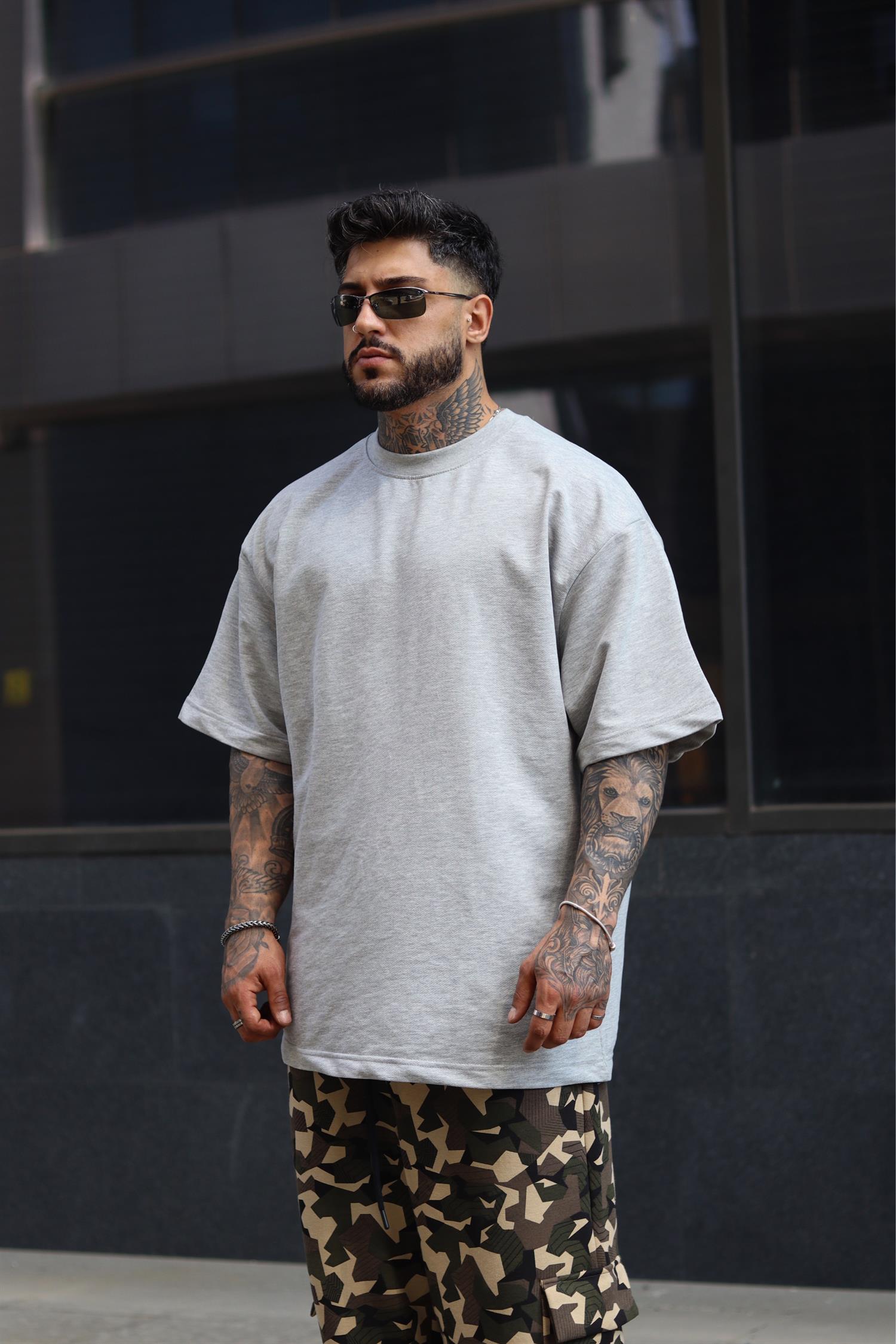 Grey oversize tshirt