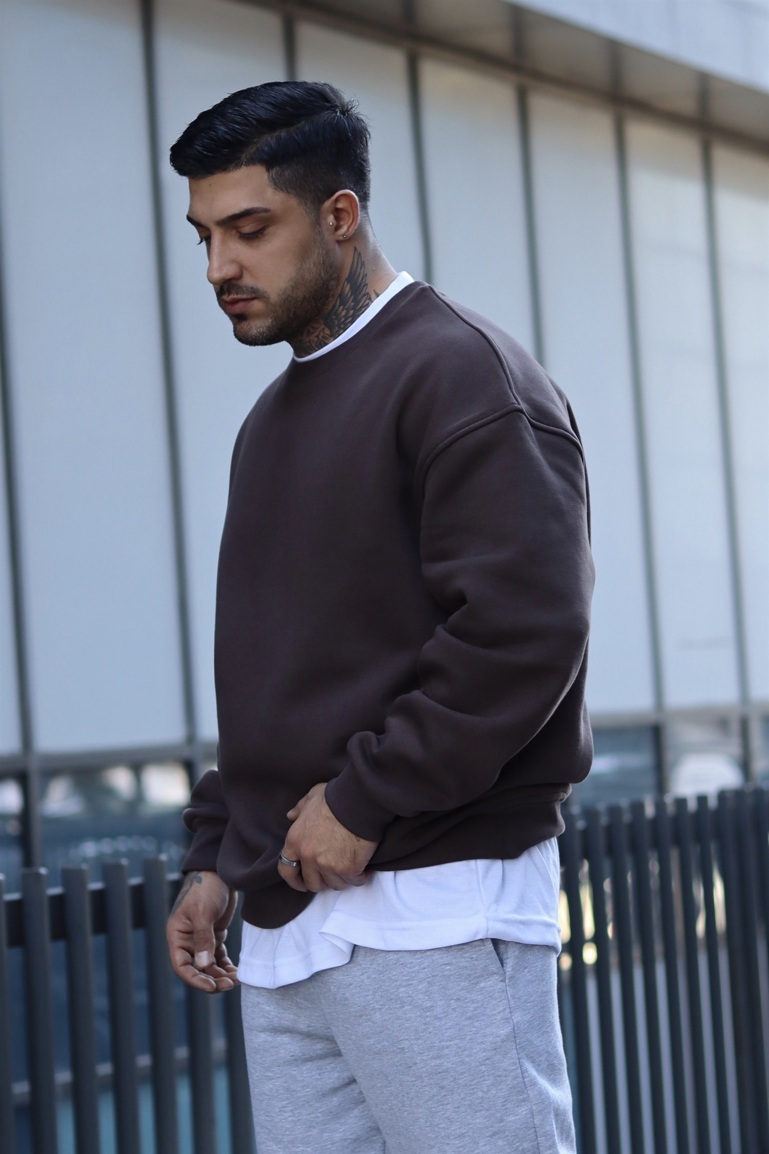 Oversize brown basic sweatshirt