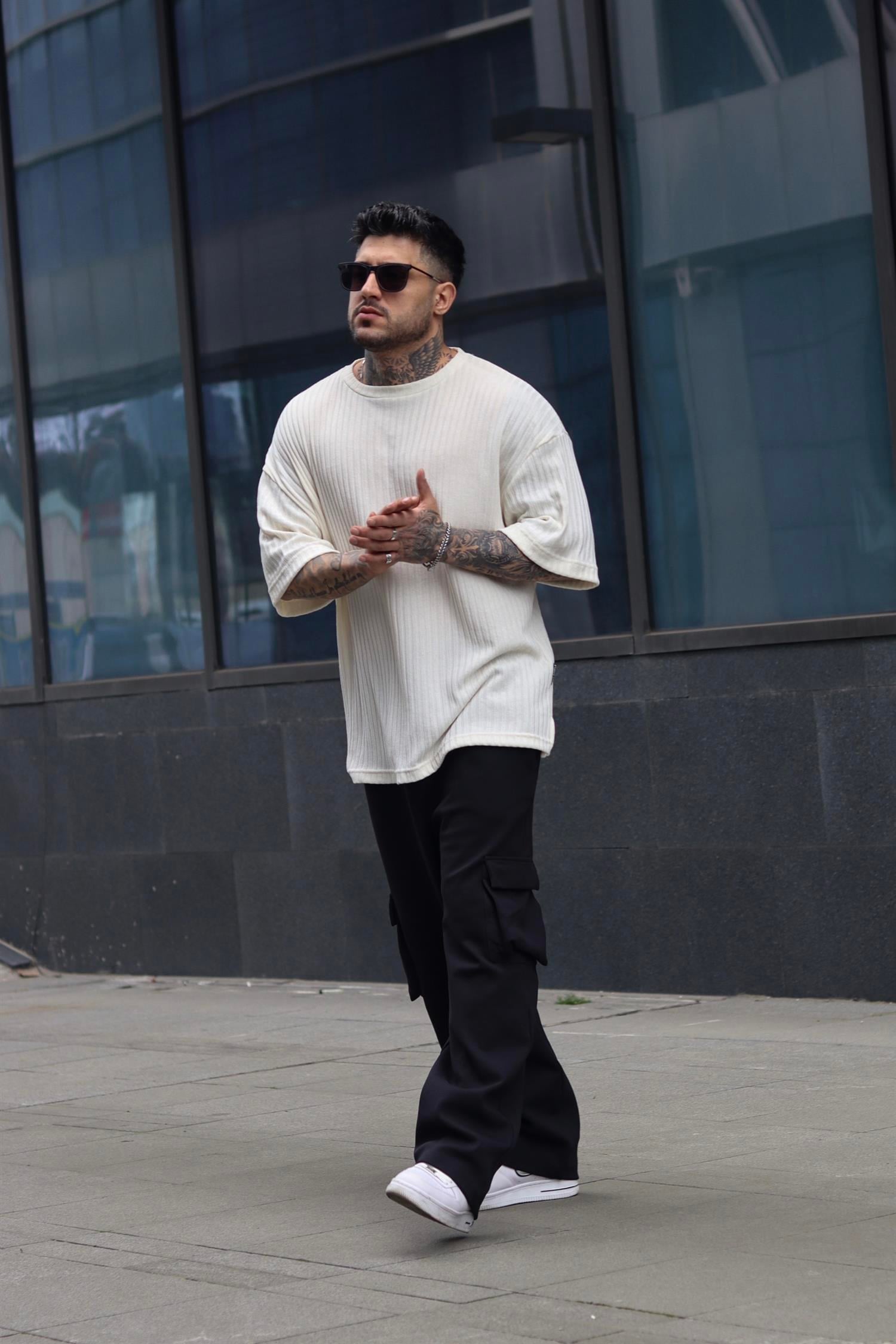 Oversize kırık beyaz tshirt