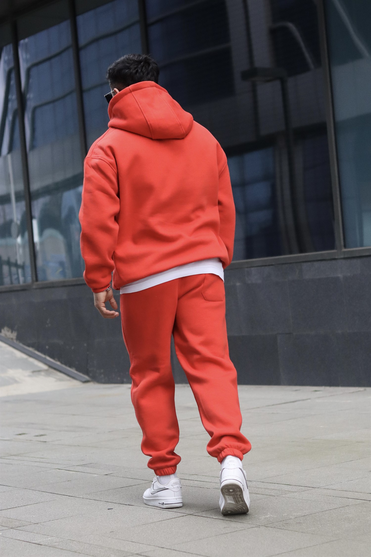 Oversize red tracksuit
