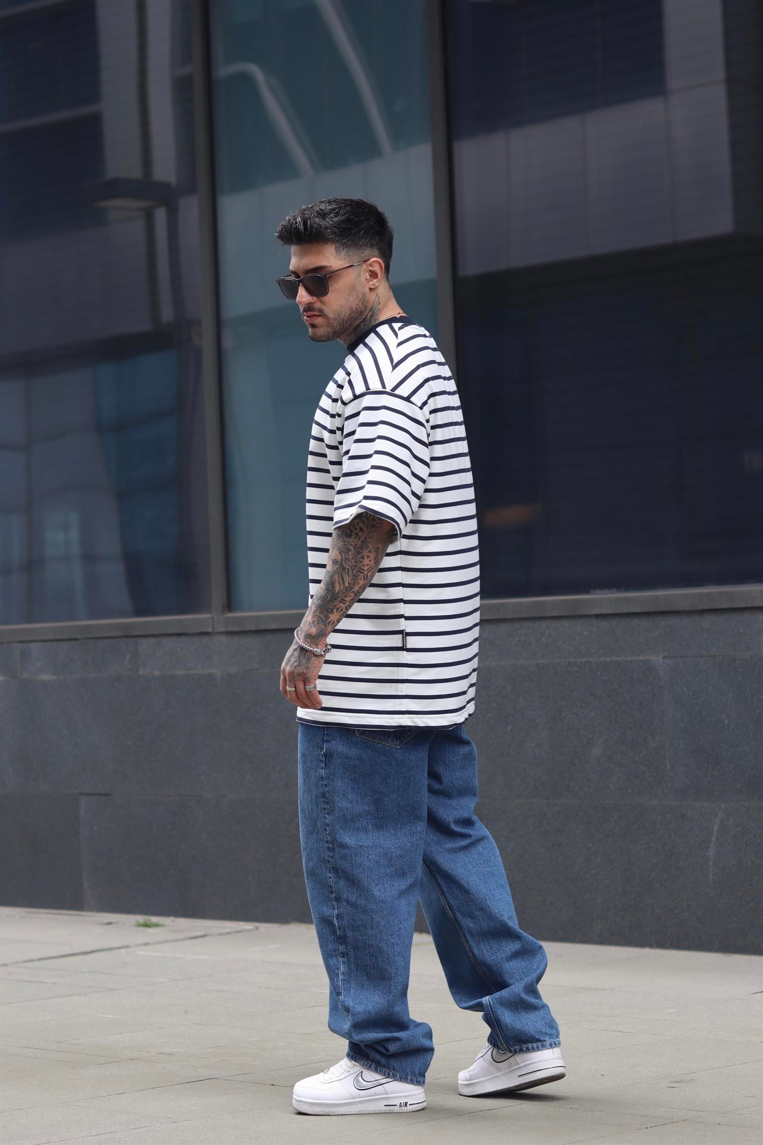 Oversize siyah çizgili tshirt