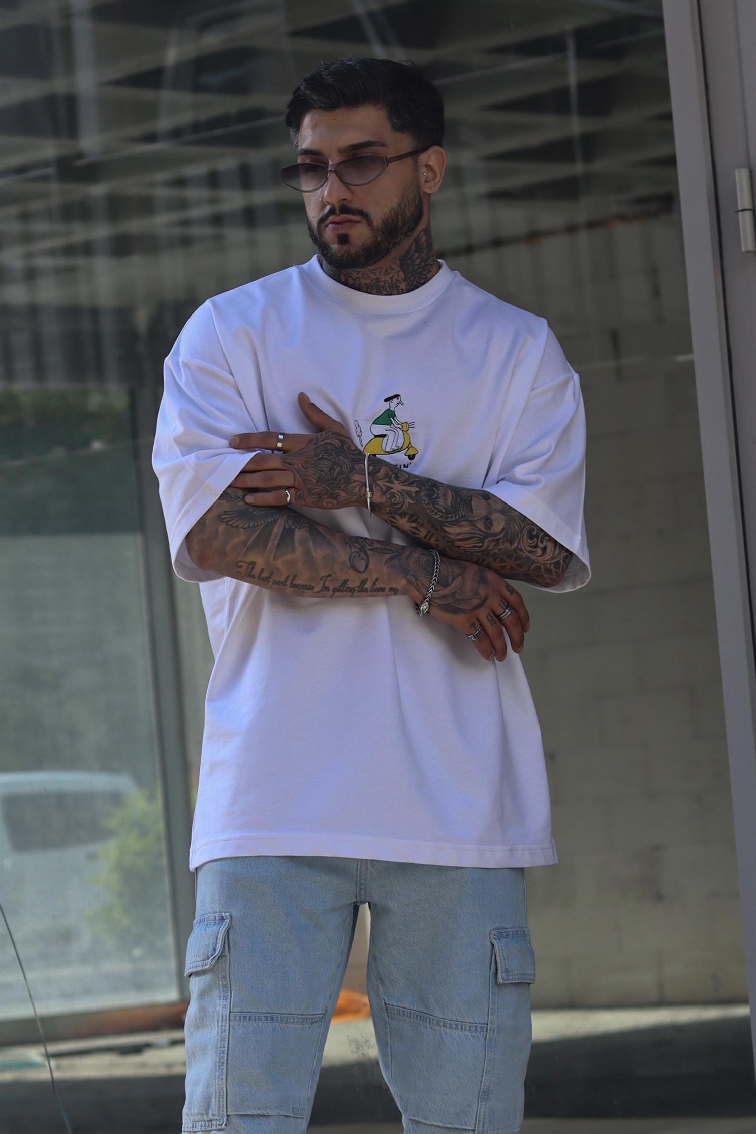 Scootin oversize beyaz tshirt