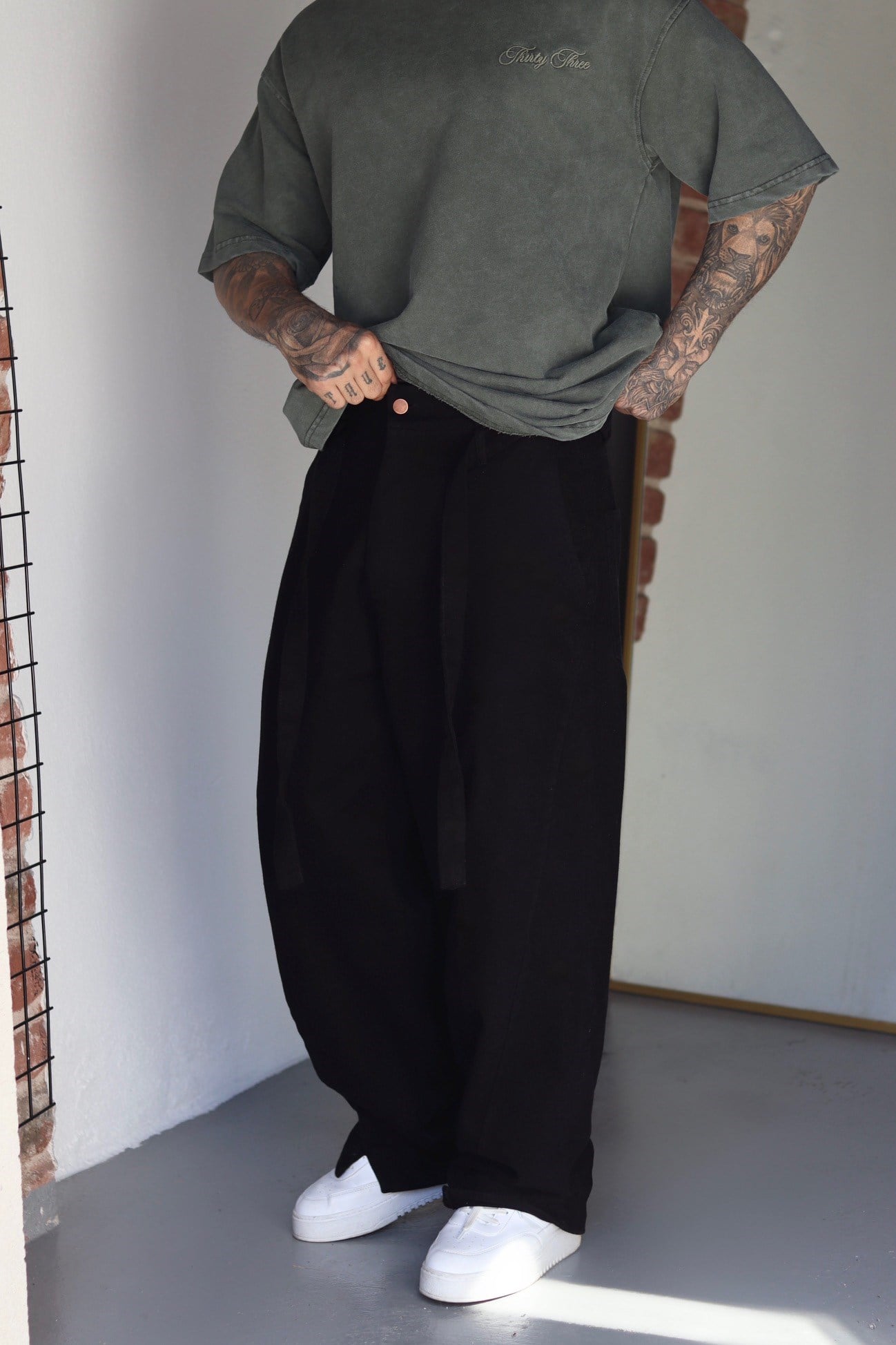 Siyah Kemerli Baggy Pantolon