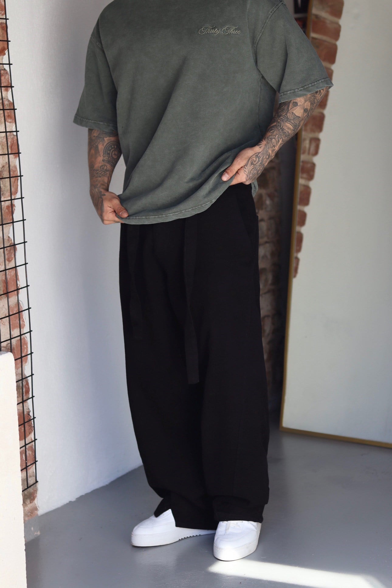 Siyah Kemerli Baggy Pantolon