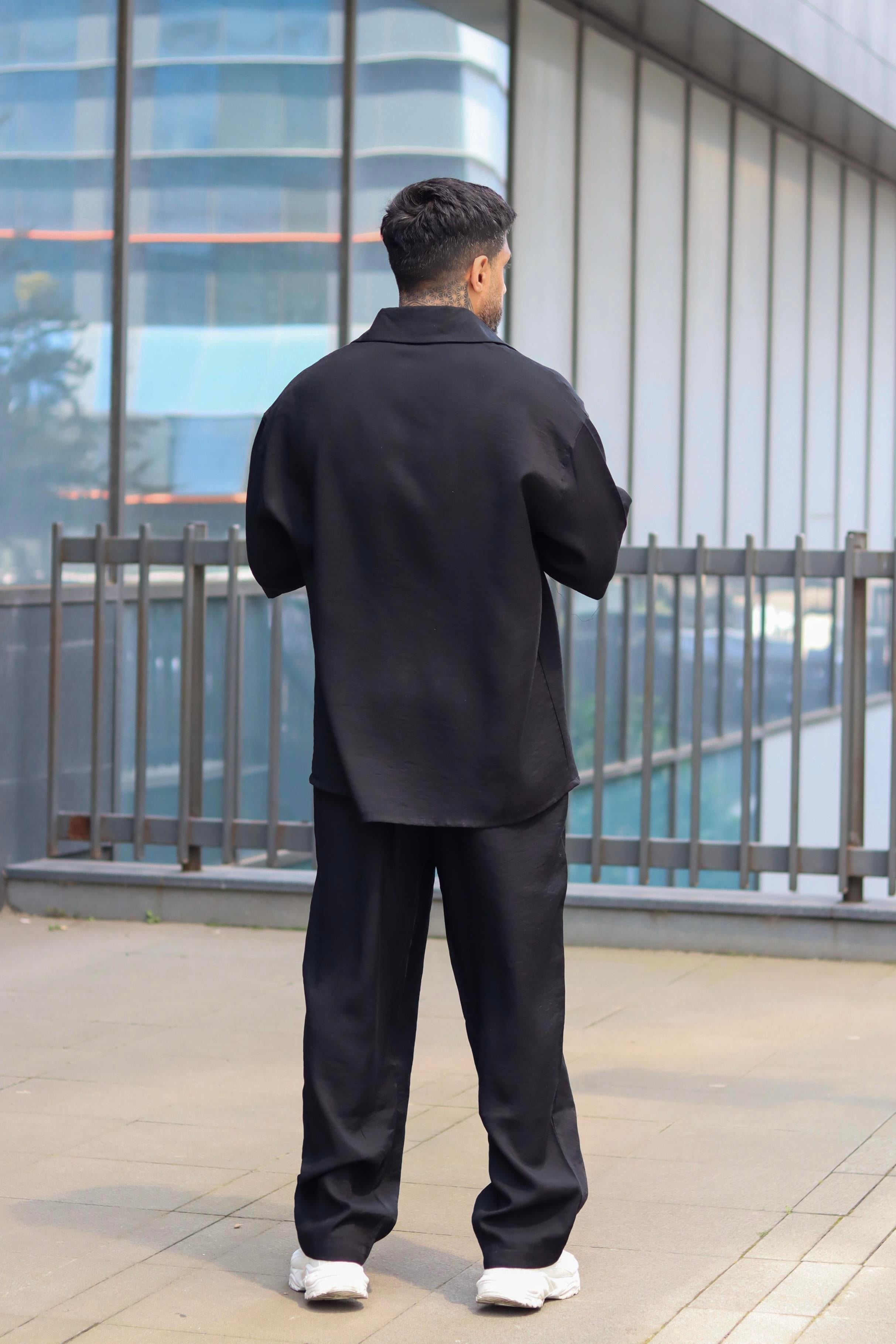 Siyah pileli oversize takım