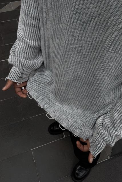 Yıkmalı gri oversize kazak