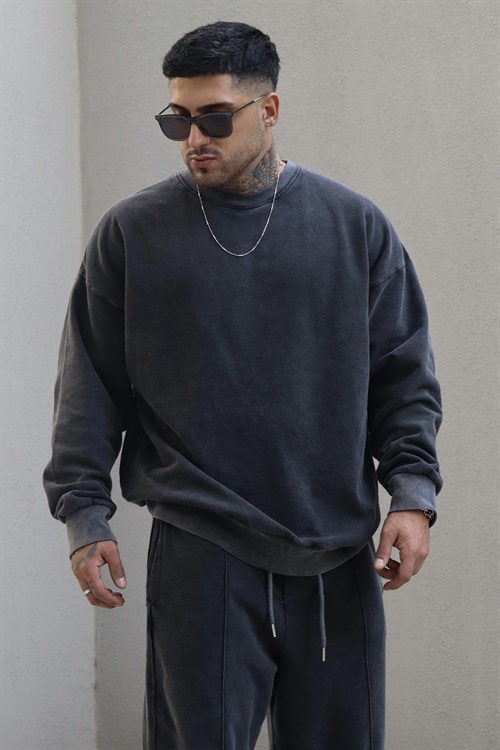 Acid wash oversize sweatshirt