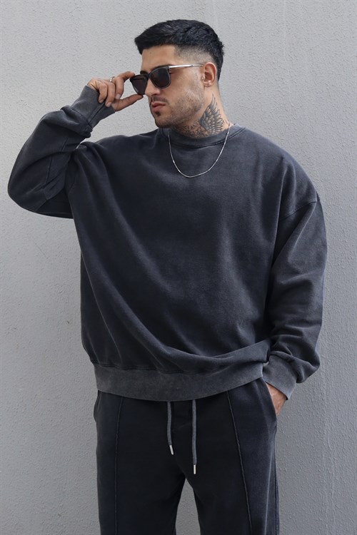 Acid wash oversize sweatshirt