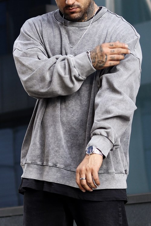 Acid wash oversize sweatshirt