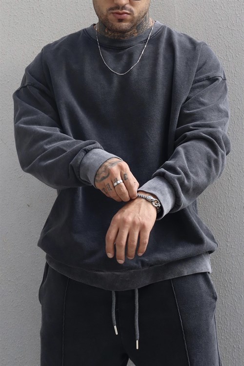 Acid wash oversize sweatshirt