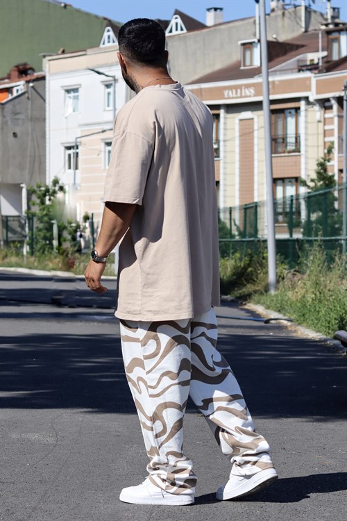 Baggy beige sweatpants