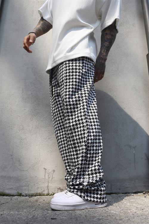 Baggy sweatpants
