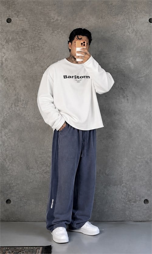 Beyaz Boxy Fit Sweatshirt