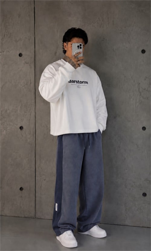 Beyaz Boxy Fit Sweatshirt