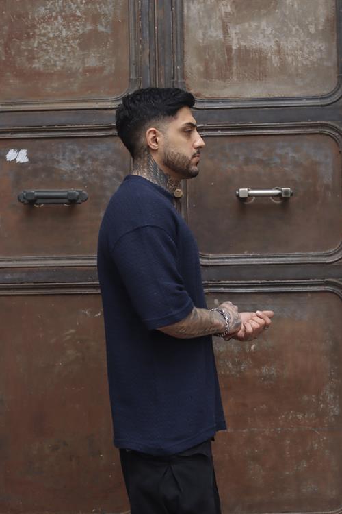 Dokulu lacivert oversize tshirt