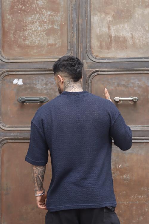 Dokulu lacivert oversize tshirt