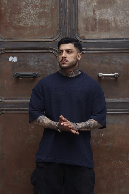 Dokulu lacivert oversize tshirt