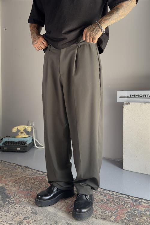 Haki pileli kumaş pantolon