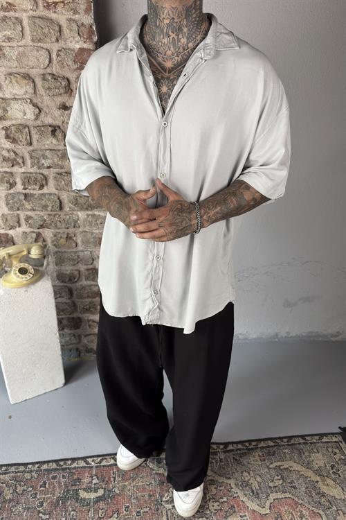 Oversize açık gri kısa kollu gömlek