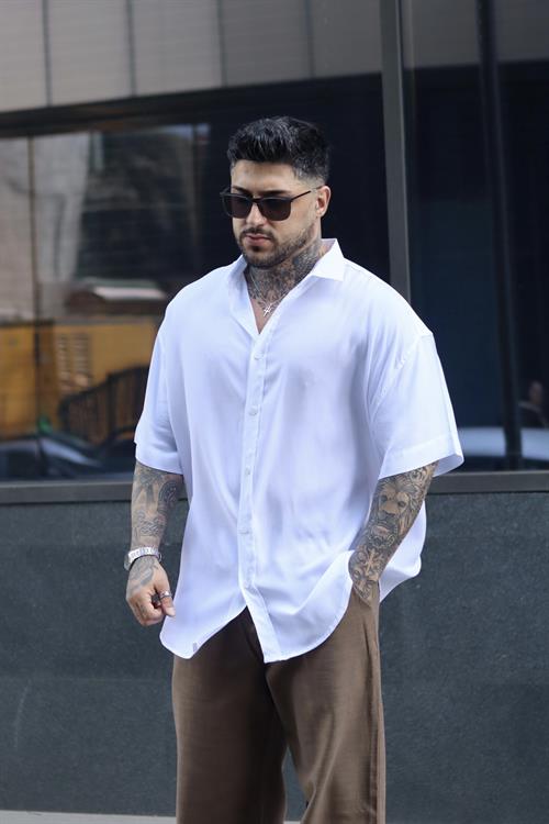 Oversize basic beyaz gömlek