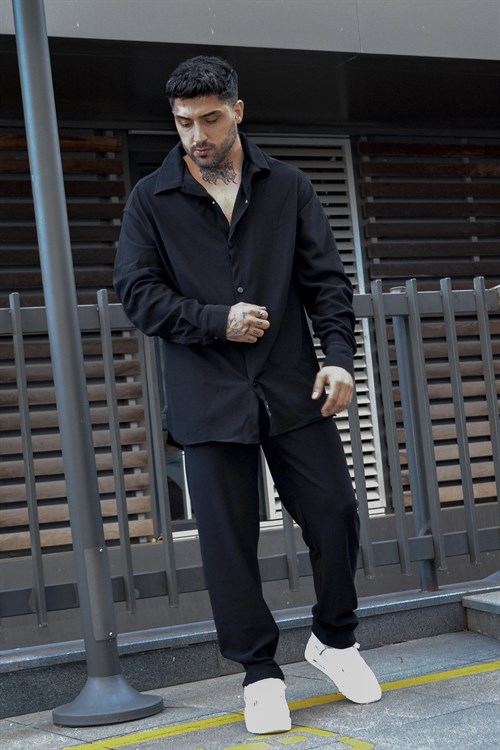 Oversize black shirt-pants suit