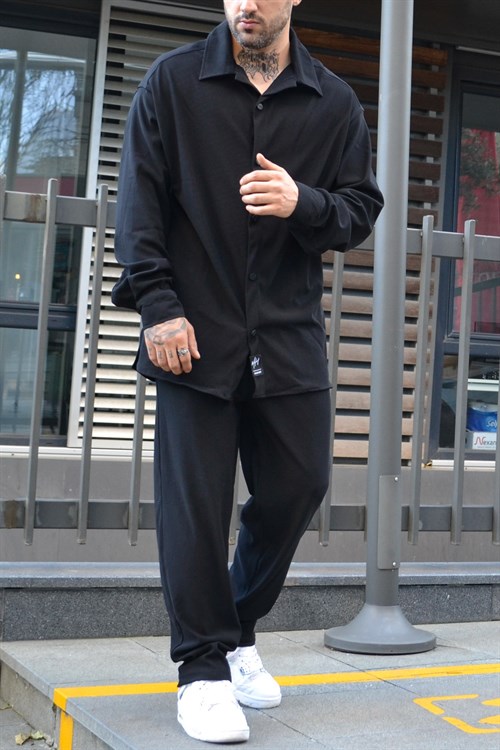 Oversize black shirt-pants suit