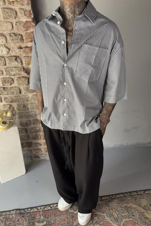 Oversize çizgili kısa kollu gömlek