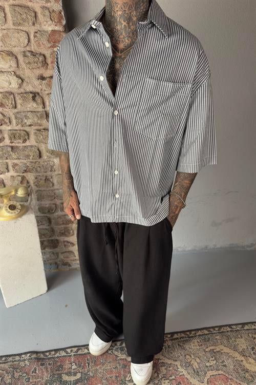 Oversize çizgili kısa kollu gömlek